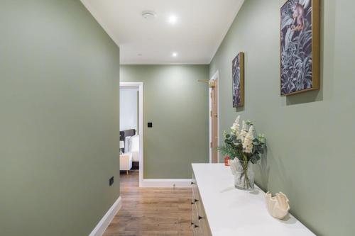 Stunning spacious Islington 2bed modern central flat, London (photo 10)