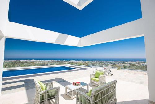 Villa Saranta Gold - Exquisite 3 Bedroom Protaras Villa With Private Pool And Panoramic Views, Protaras