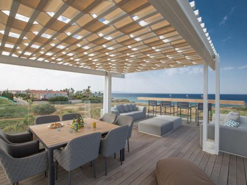 Iekārtas, Villa Papadopo - Luxury 3 Bedroom Villa With Private Pool, Hot Tub And Sea Views in Paralimni