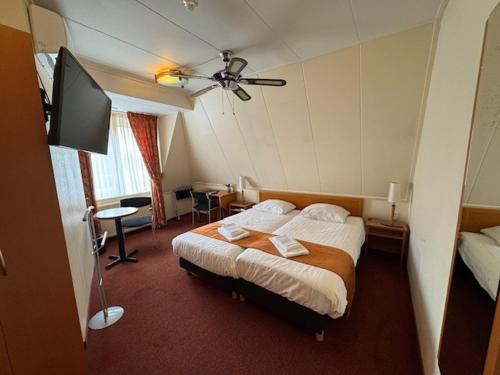 Hotel Kuik – Ruinen, TX
