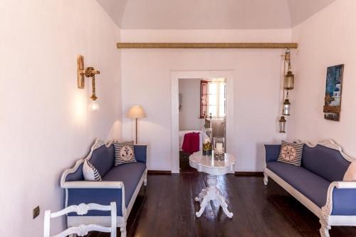 Beautiful Oia Villa Spectacular Sea Views Sunset & Caldera Views Aegean - image 4