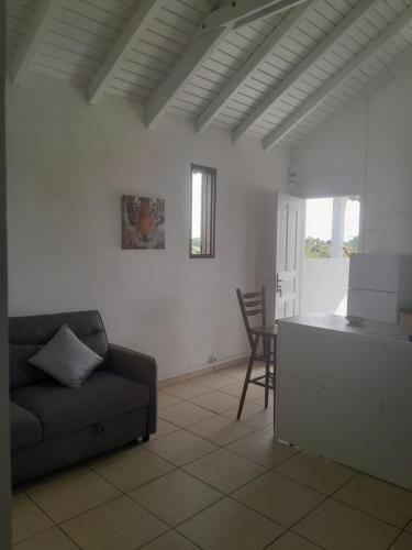 Haut de villa paisible pour 4 personnes in Le Moule