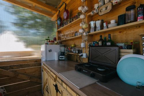 Kitchen, Sve Mir in Boljevac