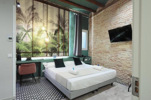 YOU & CO. Quart Boutique - image 6