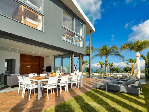 Villa Limni Dyo - Luxurious Contemporary 3 Bedroom Villa With Sea Views And Hot - image 2