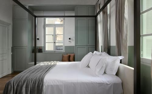 Luxury Athens Apartment | 2 Bedrooms | Apartment Mavis | Spacious Terrace with Hot Tub and Stunning City Views | Athinaidos - image 2