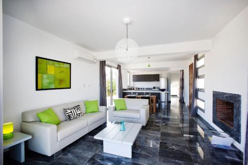 Luxury Cyprus Villa Turquoise Villa Private Pool Sea View 1 BDR Paphos - image 5