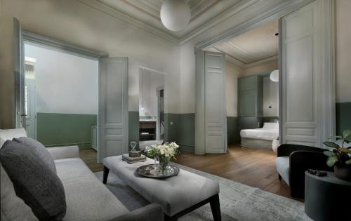 Exquisite Athens Apartment 1 Bedroom Apartment Metalicana Balcony - image 4