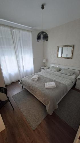 One-Bedroom Apartment image 10