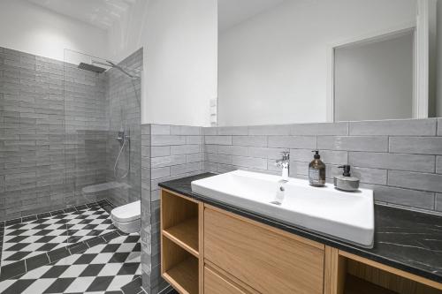 The Bornholmer - Group Flats in Central Berlin Family-Friendly 4 - 5 Guests - image 4