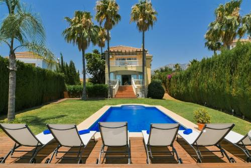 Premium Villa! Heated pool, free bikes, games, BBQ & more! – khách sạn tại Mijas Golf