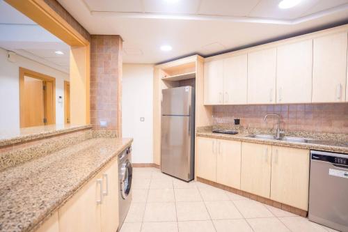 Premium 4BR Apt Pool Palm Beach Club Dubai, Дубай (фото 8)