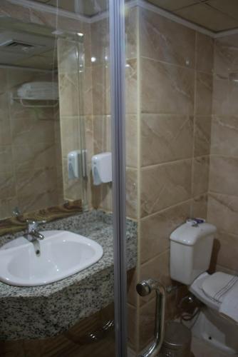 Standard Twin Room with Pool View image 1