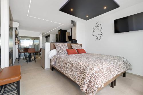 Tiffanys Heliopolis Design & premium apartment with terrace - image 5
