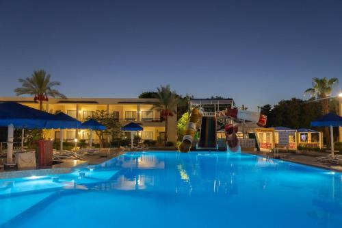 Cataract Resort & Aqua Park Naama Bay - image 4