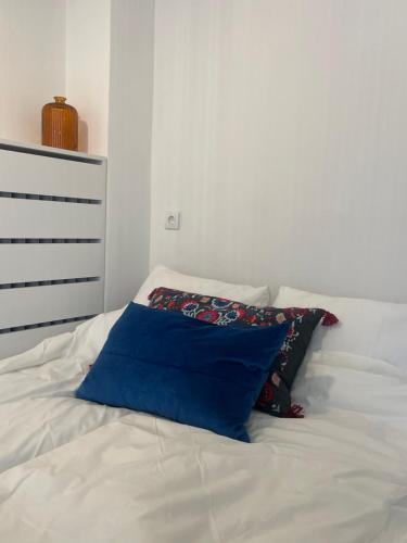 One-Bedroom Apartment image 1