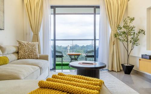 Skypiea Modern 1BR Apartment near Junction Mall Pool Gym Fast WiFi