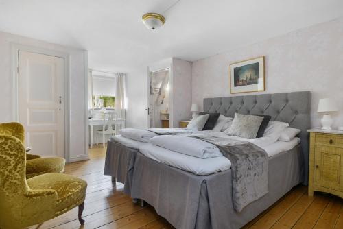 2 twin beds