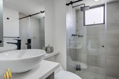 Ankara 602 - Private clean & bright Apt with AC, El Poblado (foto 6)