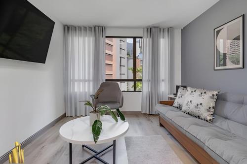 Ankara 602 - Private clean & bright Apt with AC, El Poblado (foto 10)