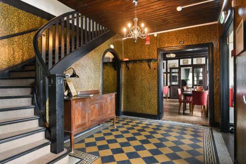 Hammenhögs gästgivaregård (Hammenhogs gastgivaregard) in Hammenhog