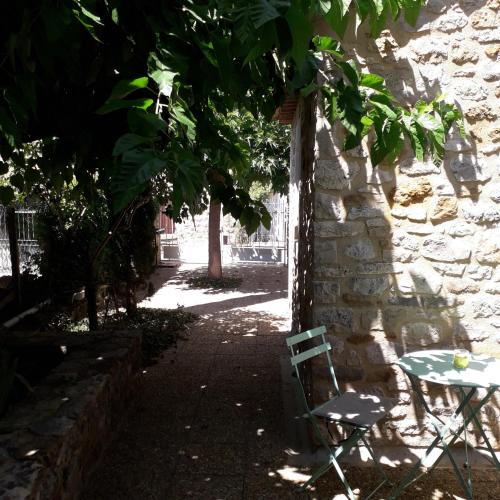 Skats, Charming small house close to Uzès (Charming small house close to Uzes) in Foissac (Languedoc-Roussillon)