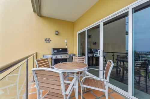 Beachfront - Precious Ruby 2BR condo - BC355, Палм-Игл-Бич (фото 5)