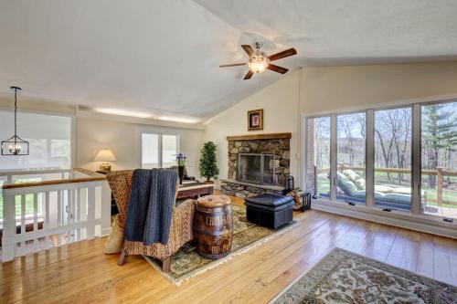 Cottage in the woods in เลควิล (คอนเนคติคัท)