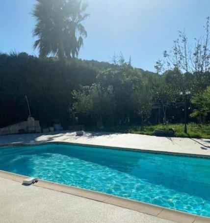 Studio de charme avec piscine - Location saisonnière - Mougins