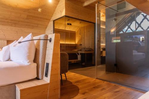 Superior King Suite