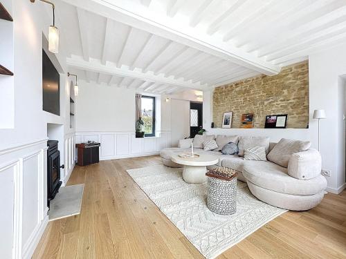 Villa Oia - Stone house with Cycladic charm in เรวิเย