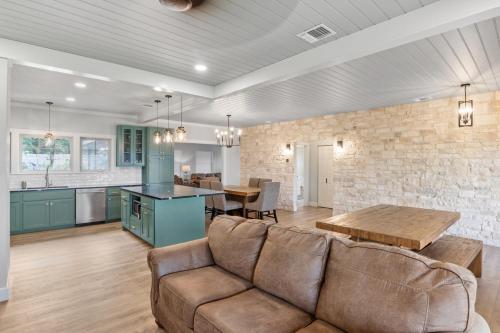 Pecan Farm Haus - image 33