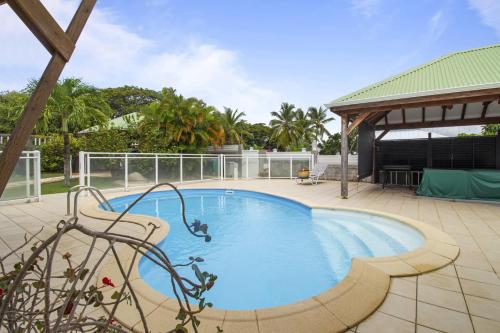 Instalações, La Paillotte in Berard