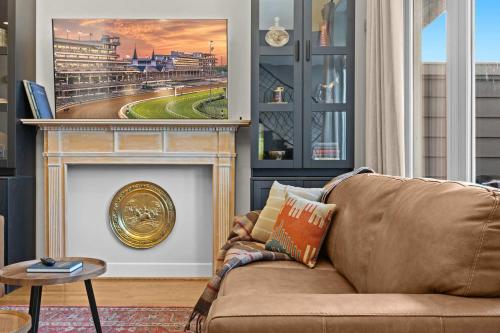 Exquisite Condo with Views in Trendy NuLu District - image 3