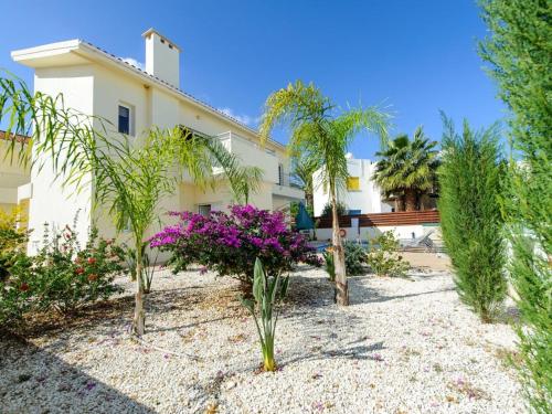 Villa Dafnis Helios - Lovely 3 Bedroom Protaras Villa With Pool - Close To Fig Tree Bay Beach, Protaras