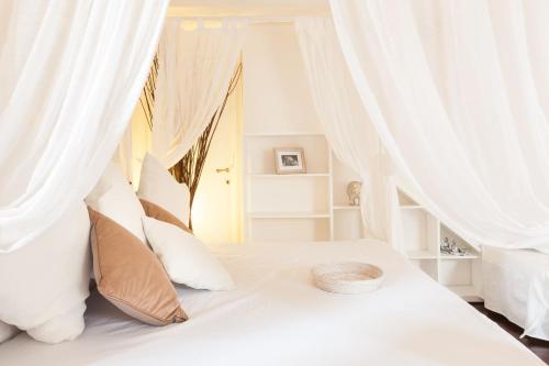 Piazza Navona Penthouse - image 4