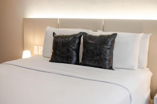Queen Room image 9