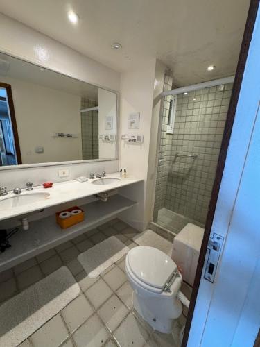 Standard Triple Room with Sea View image 10