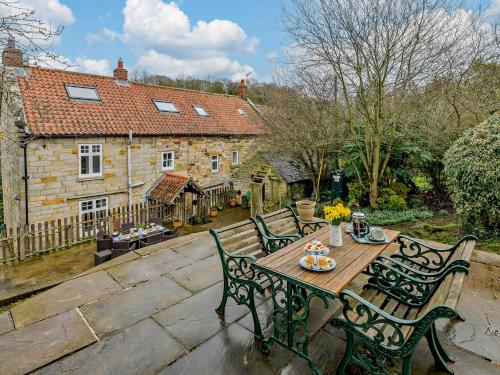 Facilities, 4 Bed in Whitby G0040 in Sneaton