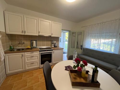 FERIENHAUS Kuća za odmor DJEDIN ORAJ (FERIENHAUS Kuca za odmor DJEDIN ORAJ) in Rezovac