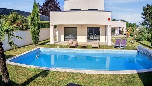Villa 5 étoiles with swimming pool, sauna and balneo gîte à louer Faverolles-et-Coëmy