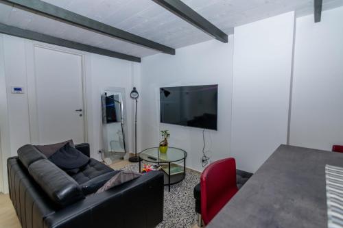 Industrial Loft -center of Turin- by HAPPYHOSTORINO, Turín (fotografie 5)