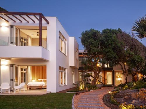 Exterior view, Secret Sands in Wilderness