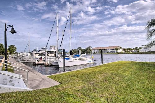 Dock, Pool & Tennis Courts: Naples Resort Retreat!, Нейплс (фото 10)