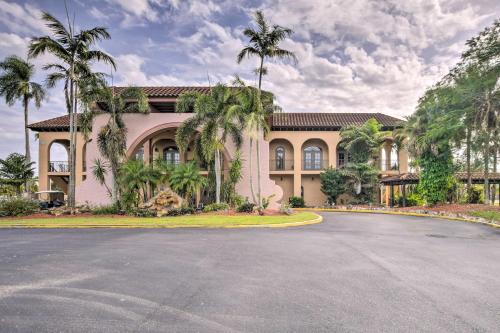 Everglades Escape w/ Outdoor Pool & Marina Access! in Everglades City (FL)