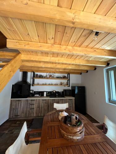 Konstantina 2 in Zarouhla