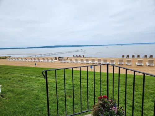 Pointes North 107- Grand Traverse Bay-Traverse City