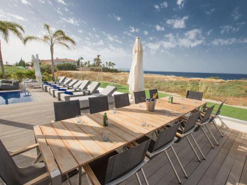 Villa Papadopo - Luxury 3 Bedroom Villa with Private Pool Hot Tub and Sea Views