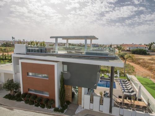 Iekārtas, Villa Papadopo - Luxury 3 Bedroom Villa With Private Pool, Hot Tub And Sea Views in Paralimni