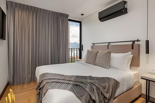 Morph 1101 - Sophisticated & brigh apt/ BBQ, El Poblado (Foto 2)